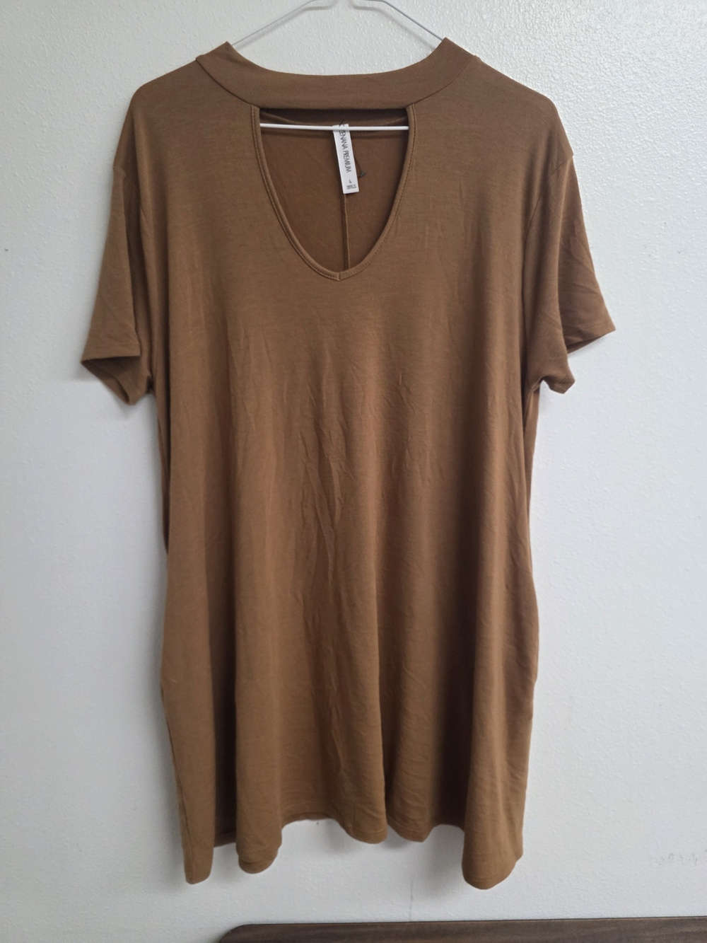 Zenana Outfitters V-Neck Short Sleeve Tunic - Brown (0749)